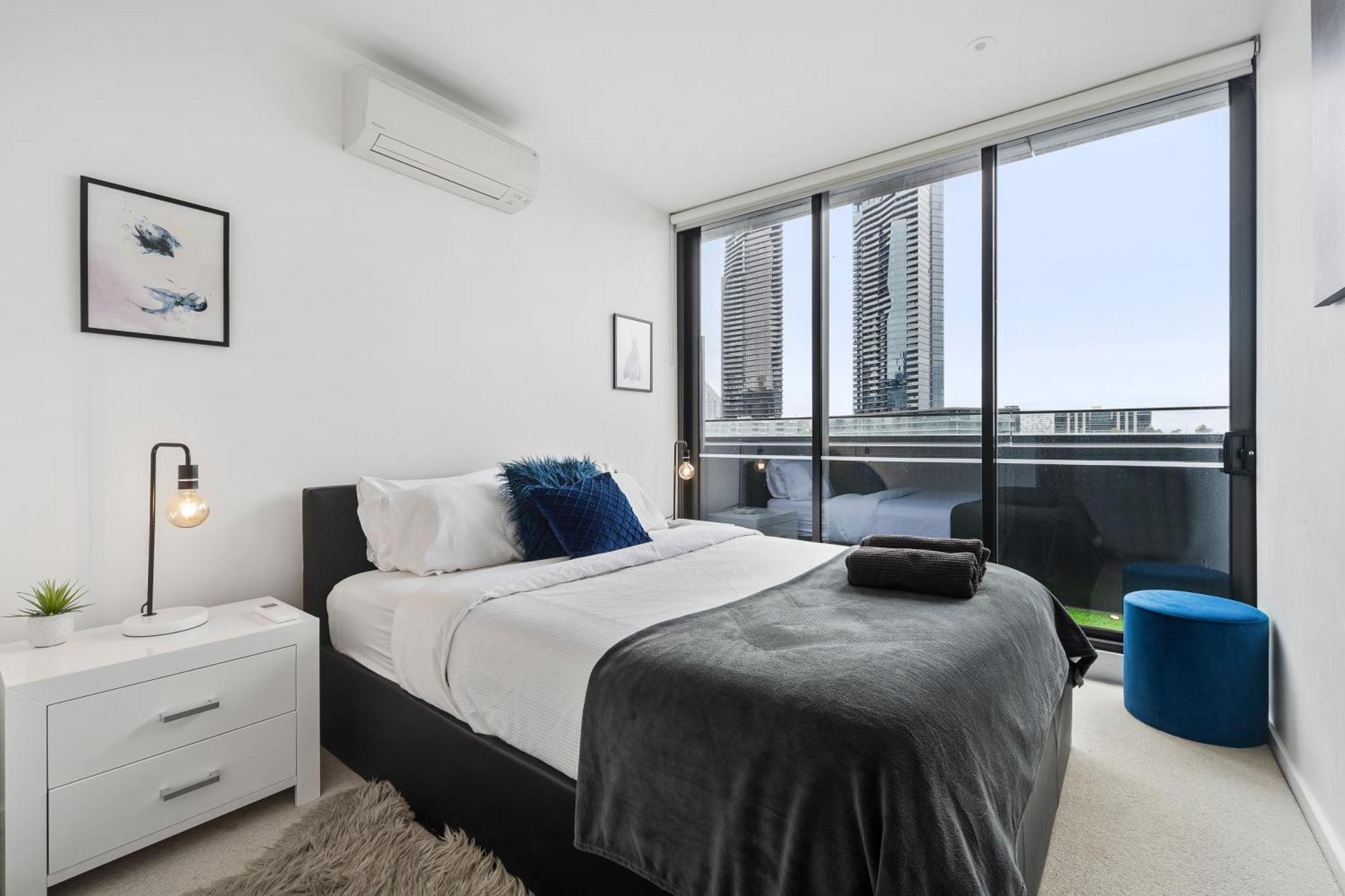 Melbourne Docklands Riverside Views Exterior photo