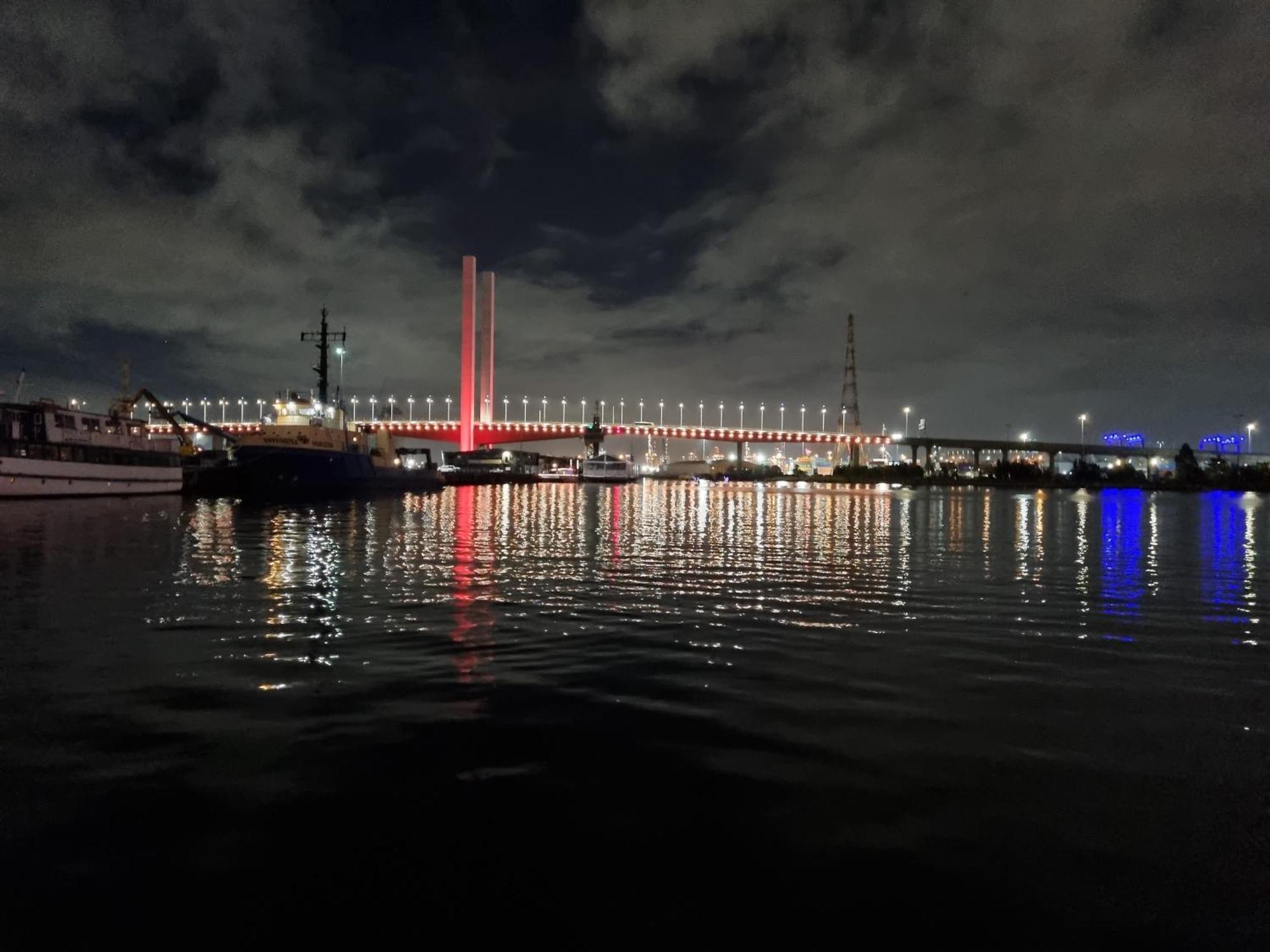 Melbourne Docklands Riverside Views Exterior photo