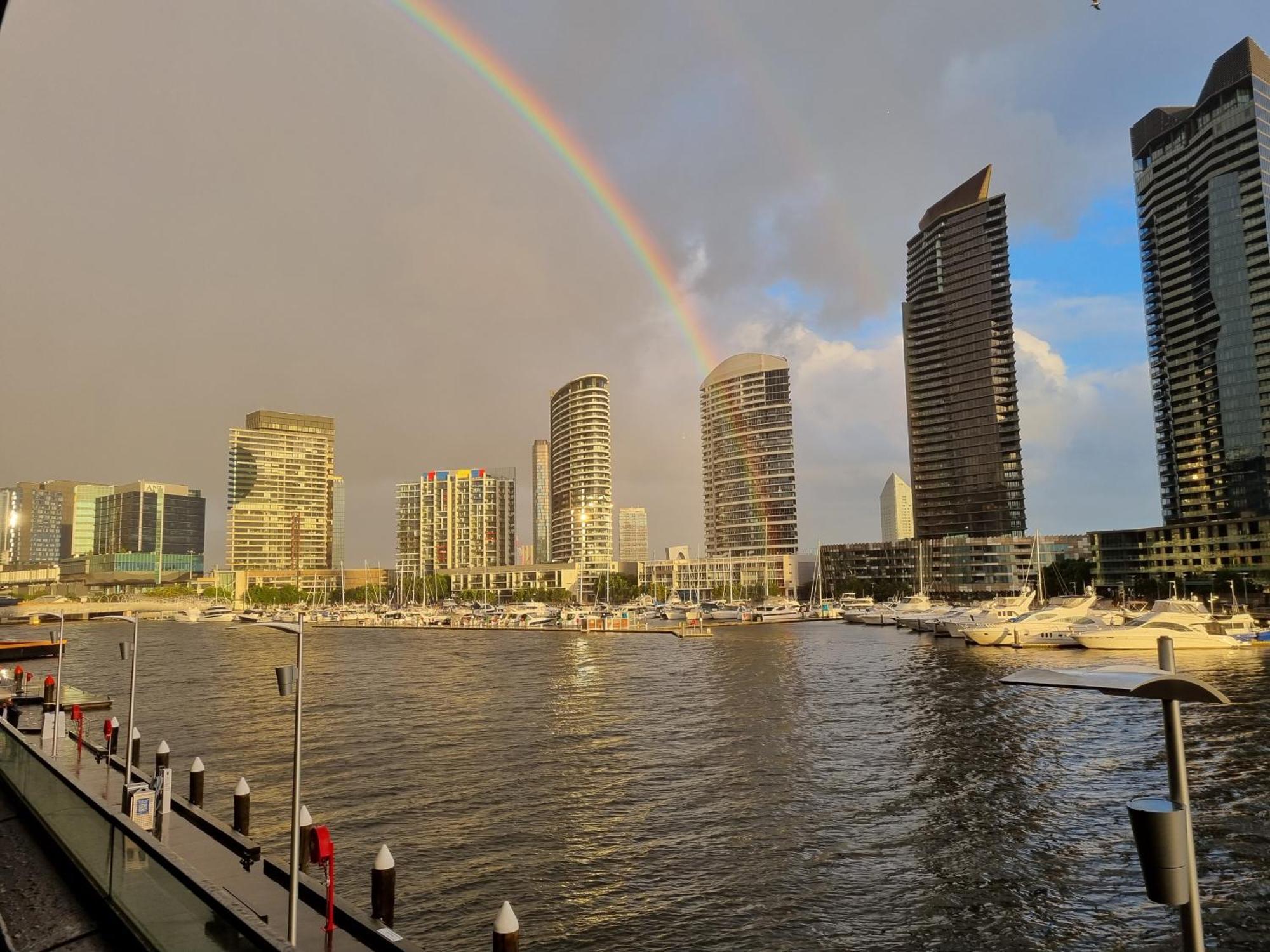 Melbourne Docklands Riverside Views Exterior photo